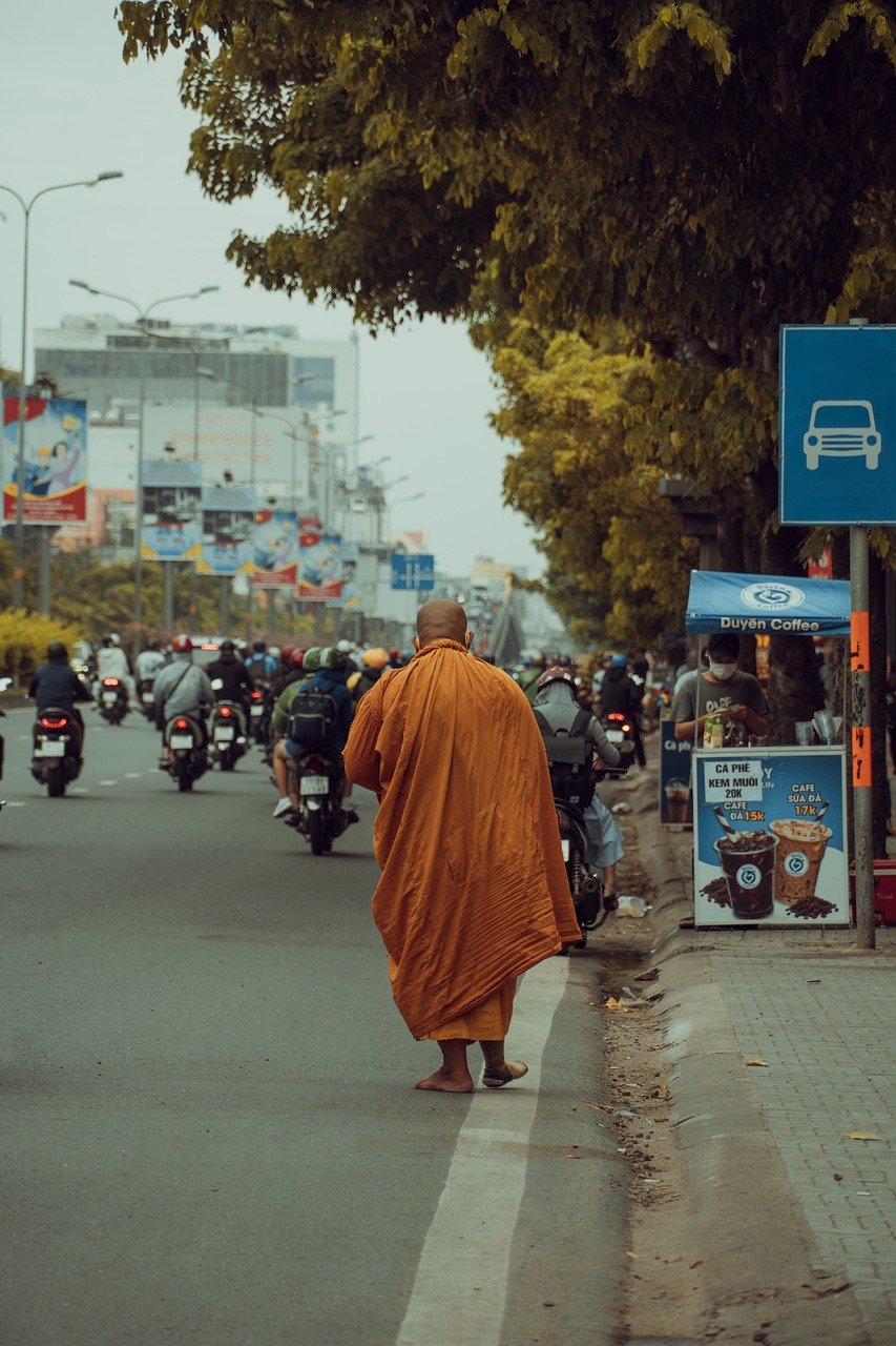 vietnam, monk, road-8121062.jpg